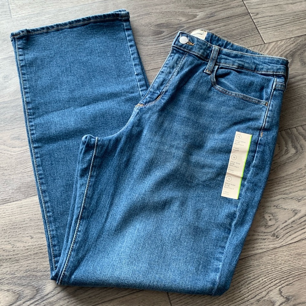 NWOT Universal Thread High Rise Slim Boot Cut Jeans.